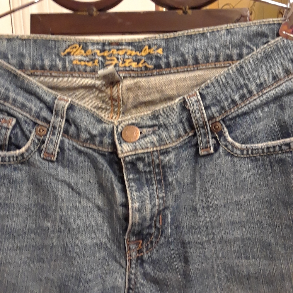 Abercrombie  & Fitch jeans size 2S. 29 inch inside leg.  Great condition - Picture 4 of 8